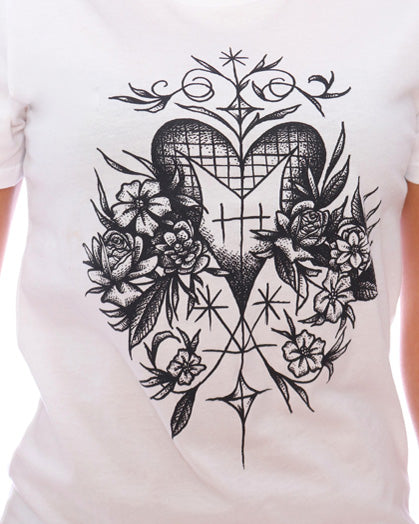 Blooming Love T-Shirt – White Crewneck Short Sleeves Tee with Black Heart Veve Graphic